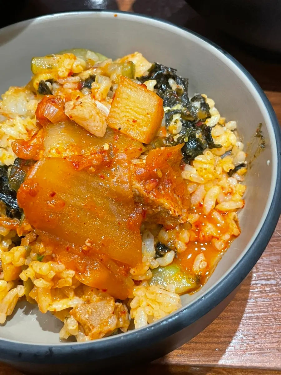 Jjageuli filling with meat, zucchini, and potato