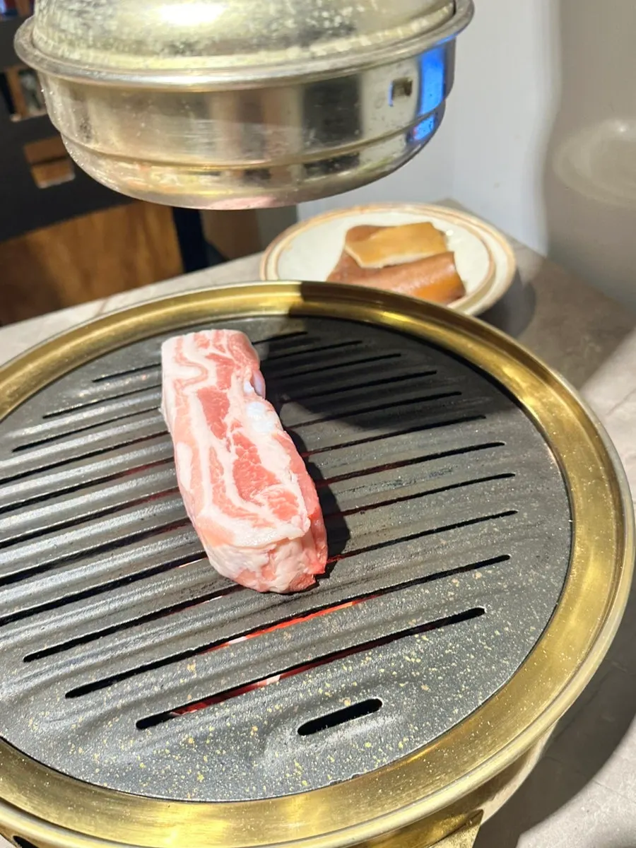 다 구워져 나오는 오돌갈비