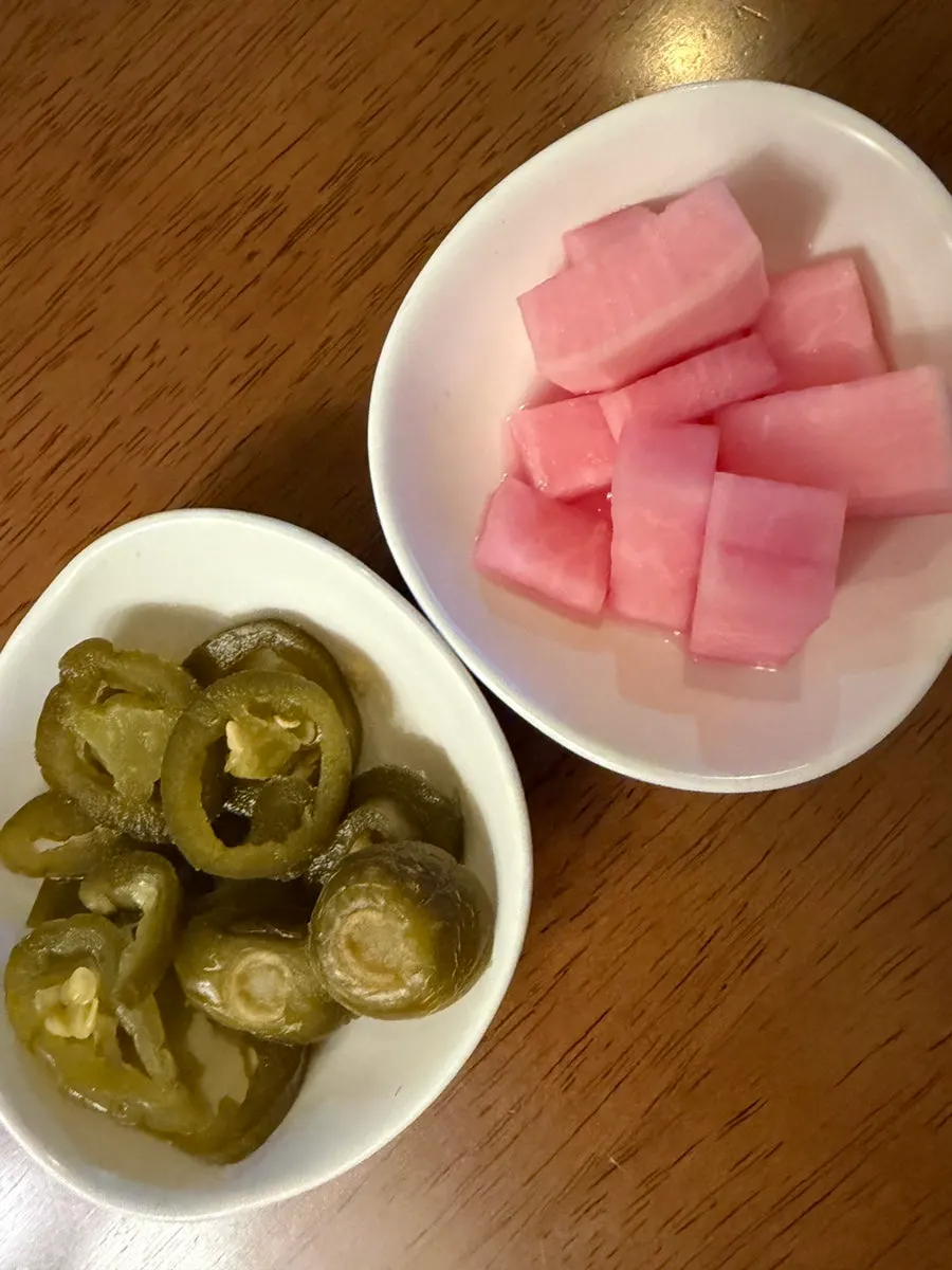 테이블 간격이 여유로운 모아 강남 테이블