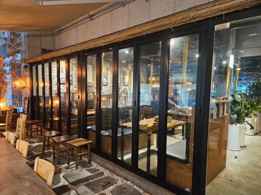 Entrance decoration at Kkondae Kim Bujang Gogi-jip Gangnam Station Branch