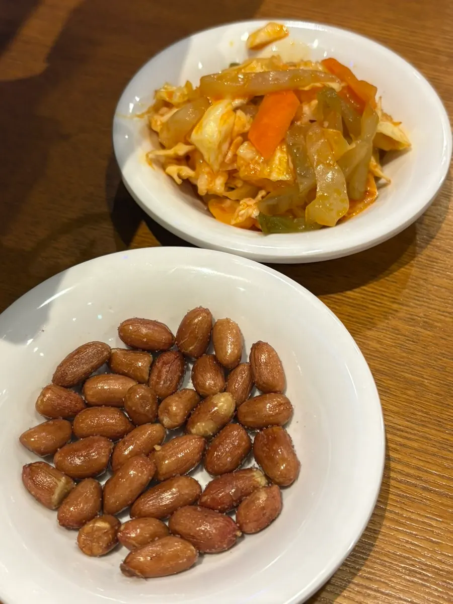 땅콩과 새콤한 채소 무침 기본 찬