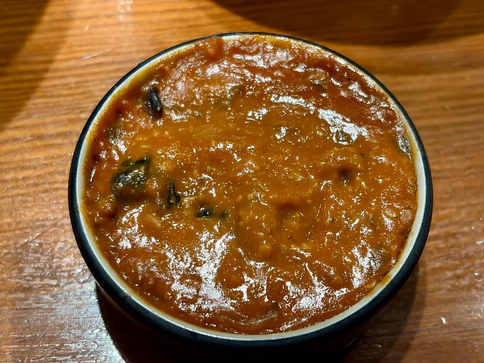 고기 버섯 꽈리고추 파채 덮밥