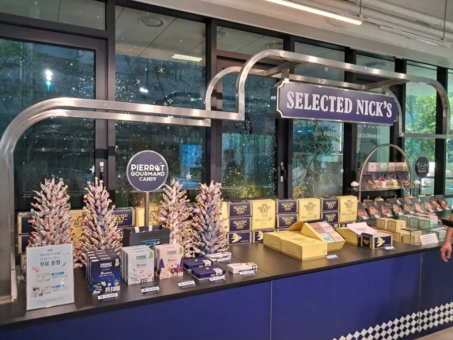 Cake showcase on the 1st floor
