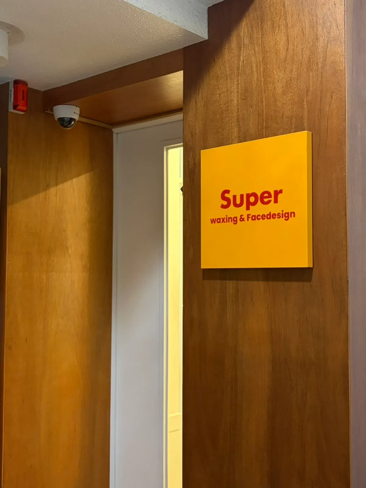 Super Waxing Gangnam third-floor store sign