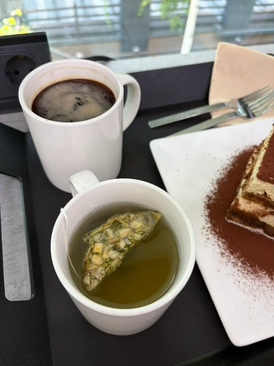 Decaf Americano and Yuzu Peach Green