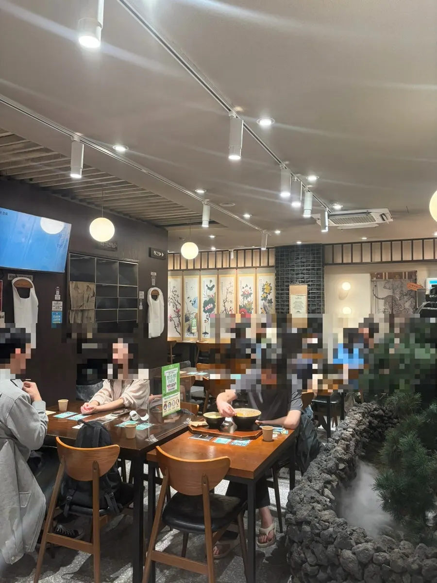 Interior with a Korean atmosphere