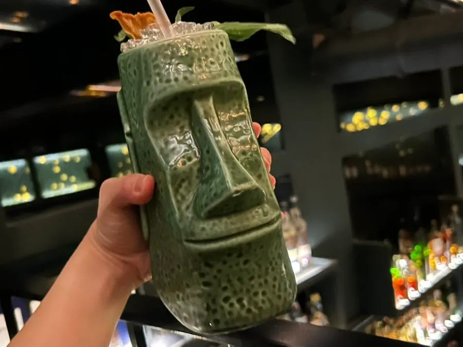 Two cocktails, Berry Ugly and Moai