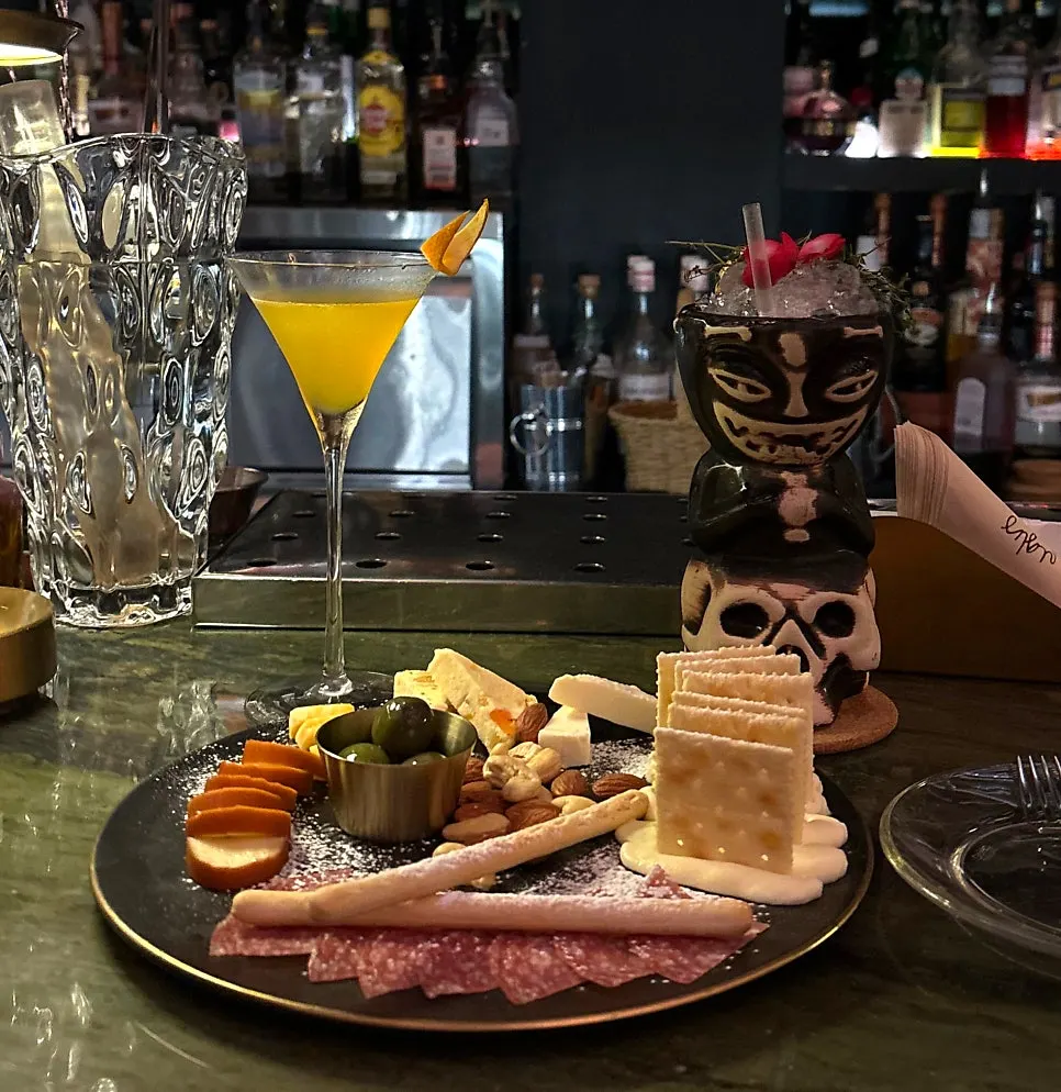 Ugly's table-lamp accent