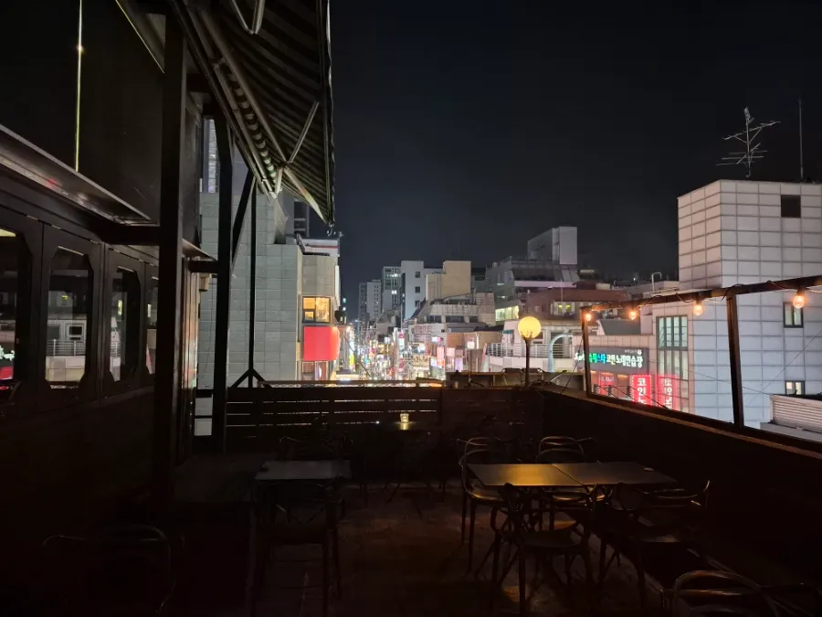 Overview of the Ugly bar interior by Gangnam Station