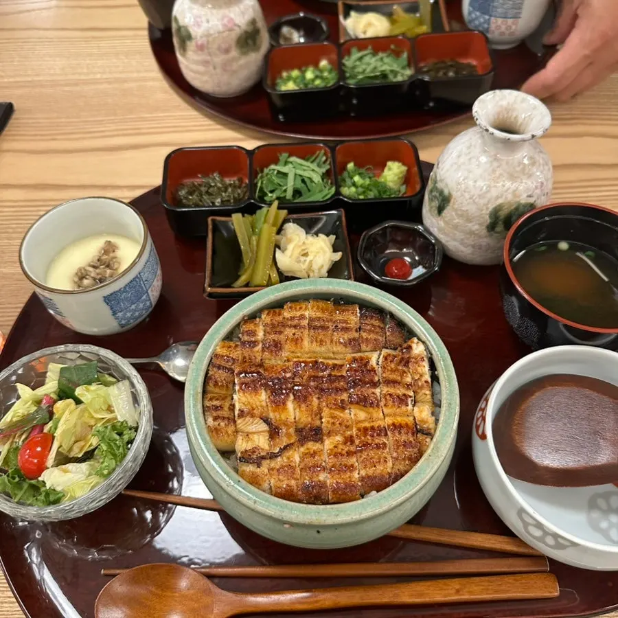 A full hitsumabushi set
