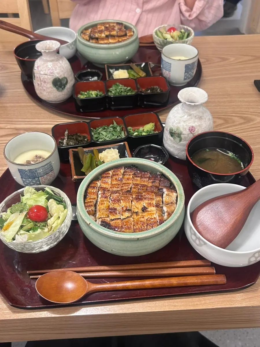 Japanese-style eel rice bowl hitsumabushi