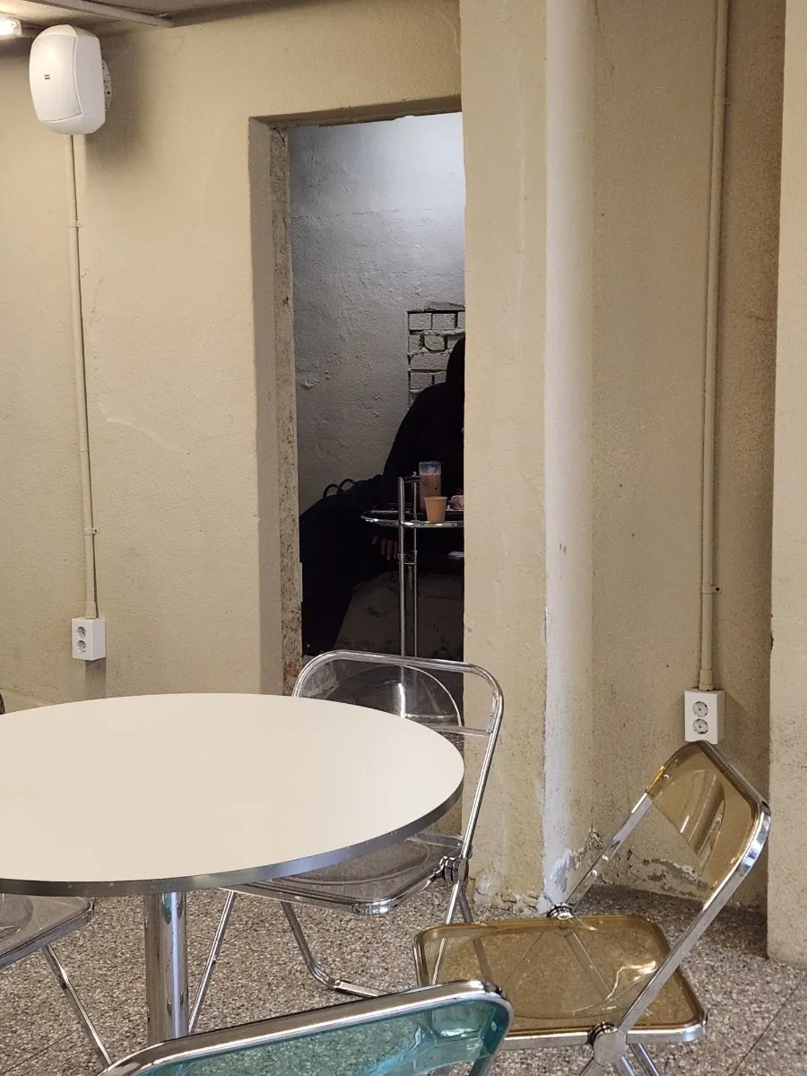 공간이 분리된 어퍼앤언더 층별 좌석