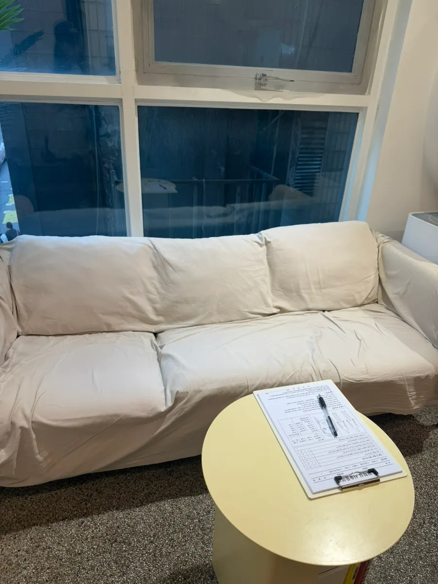 Waiting area at Super Waxing Gangnam