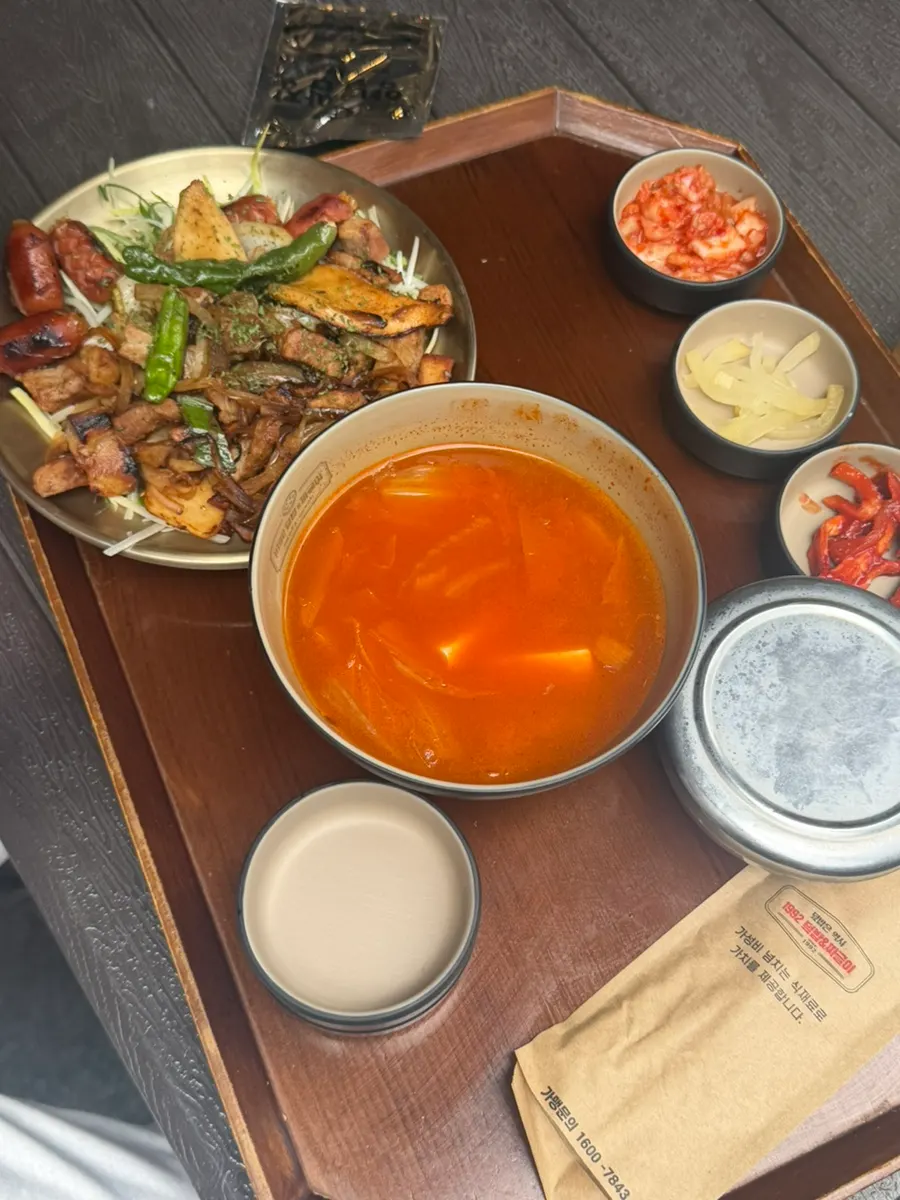 Solo pork set with thick pork neck and kimchi jjigae