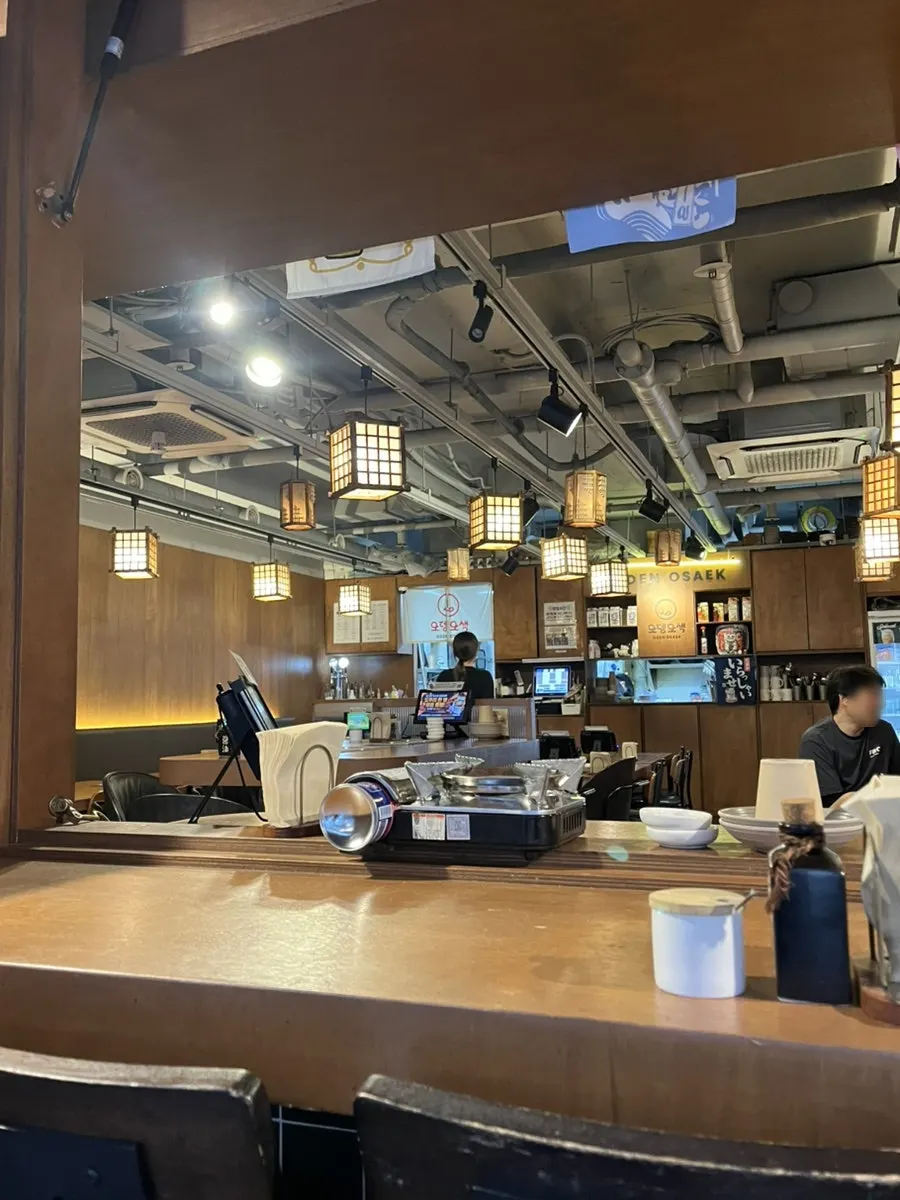 Indoor seating at Odeng Osaek Gangnam Station Branch