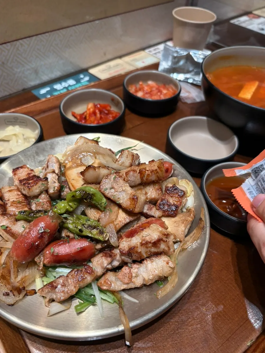 Side dishes served with the meat set