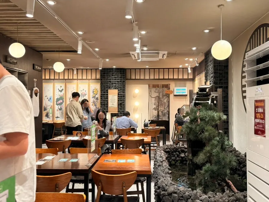 Korean restaurant during dinner service
