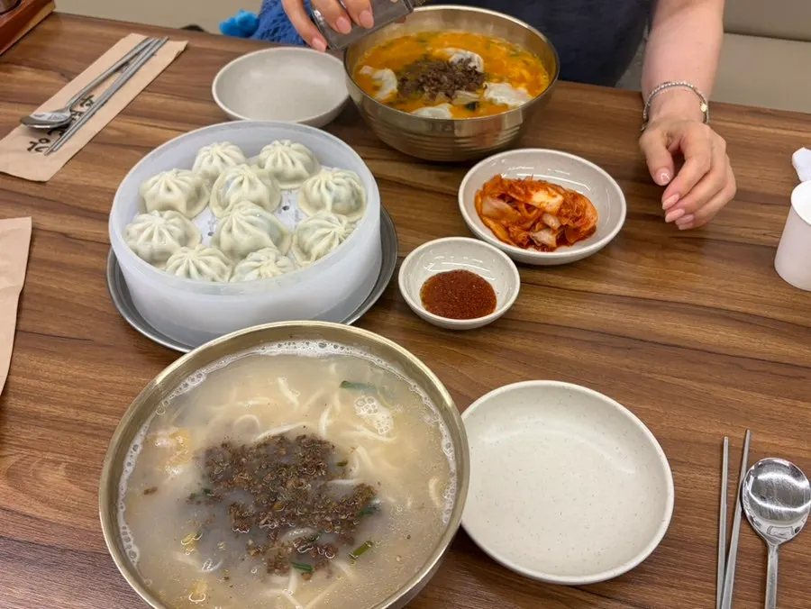 Strong-garlic kimchi at Gangnam Gyoja
