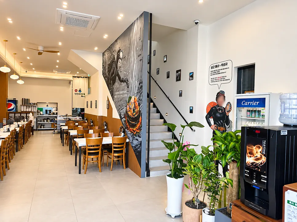 1st-floor dining hall with high ceilings