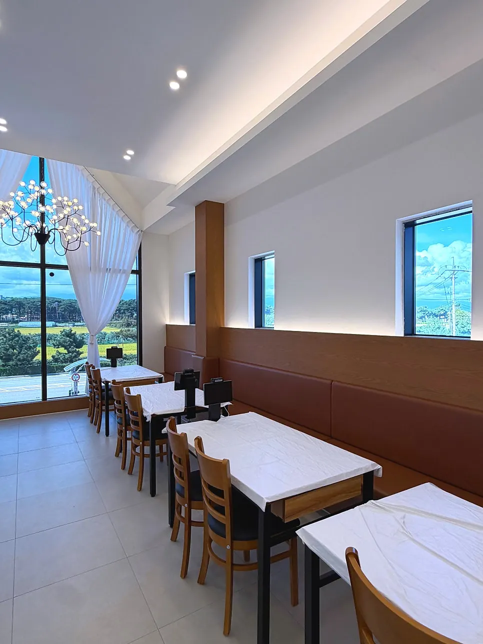Spacious table layout on the 2nd floor