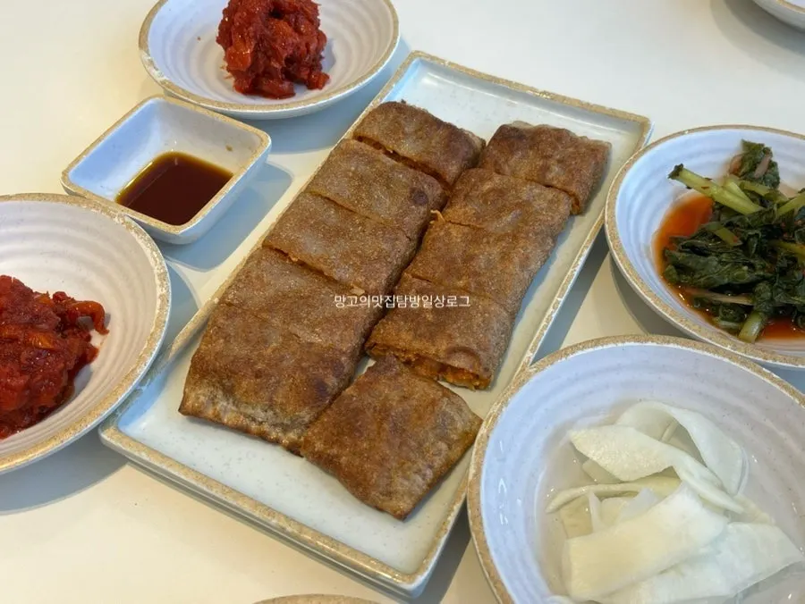 테이블마다 놓인 주문용 태블릿 화면