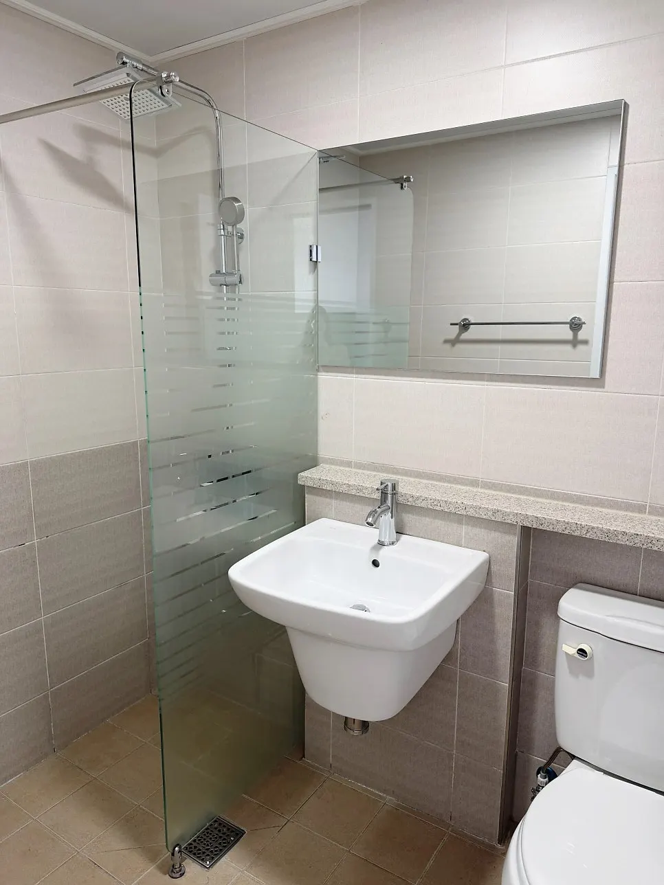 Interior of the bathroom in Room 402 at Your Anmok