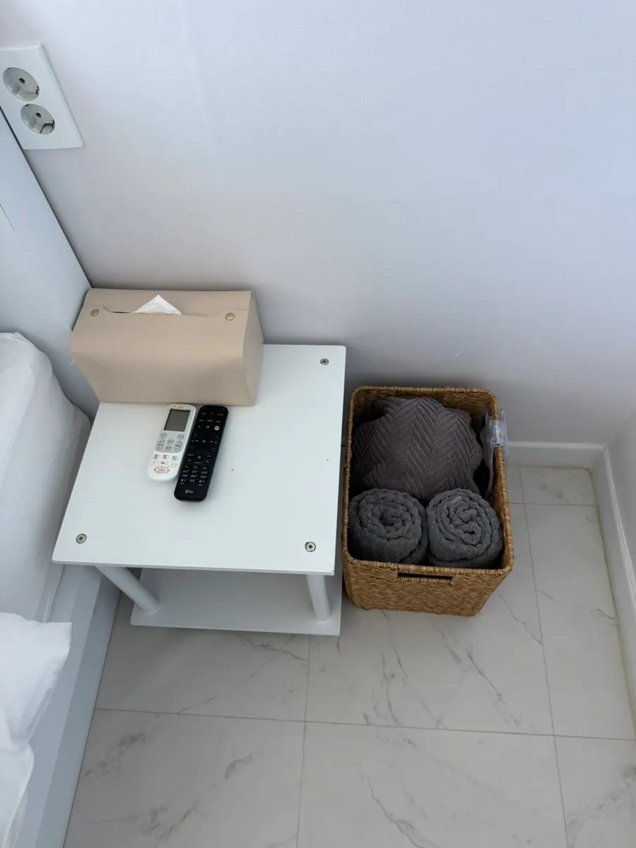 In-room table and amenities