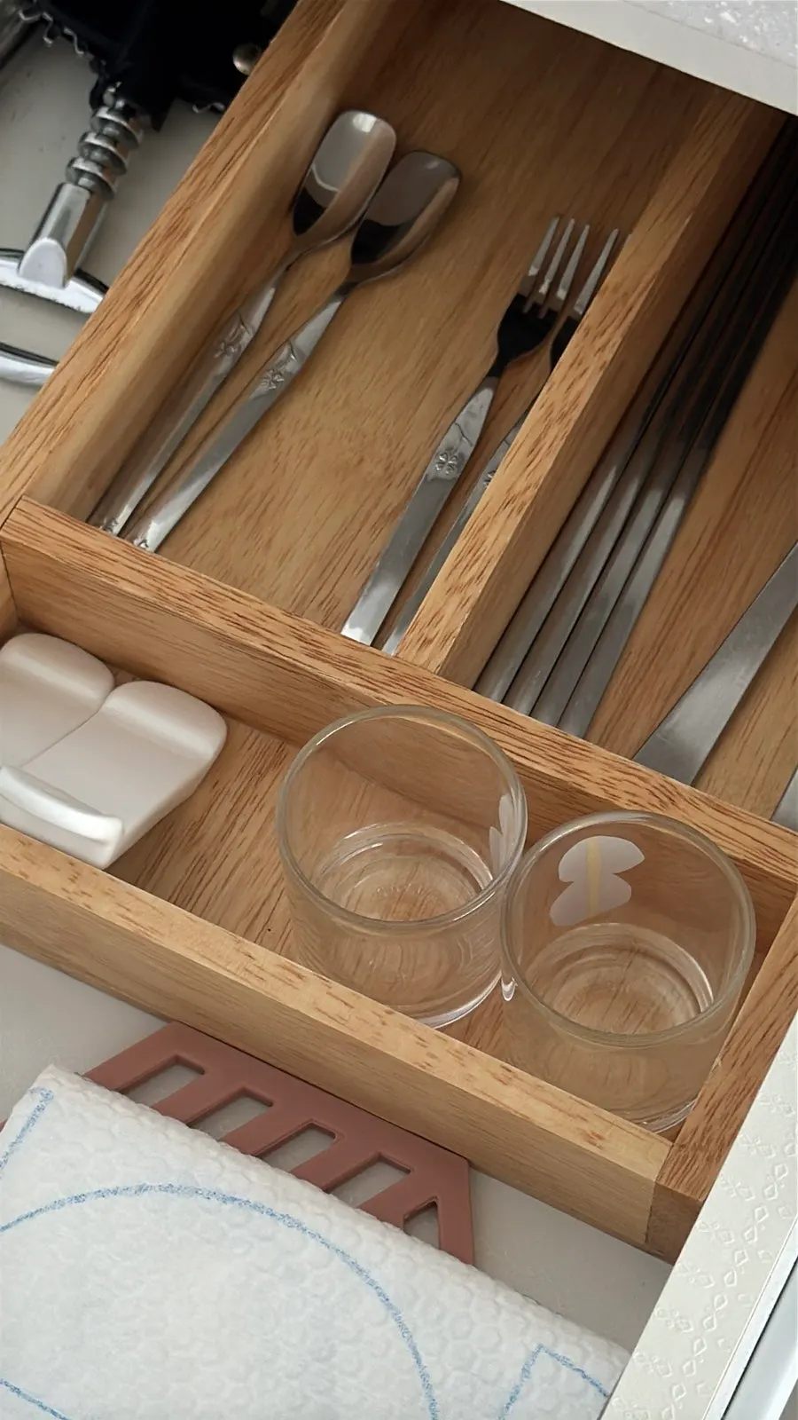 Kitchen sink area in the guesthouse room
