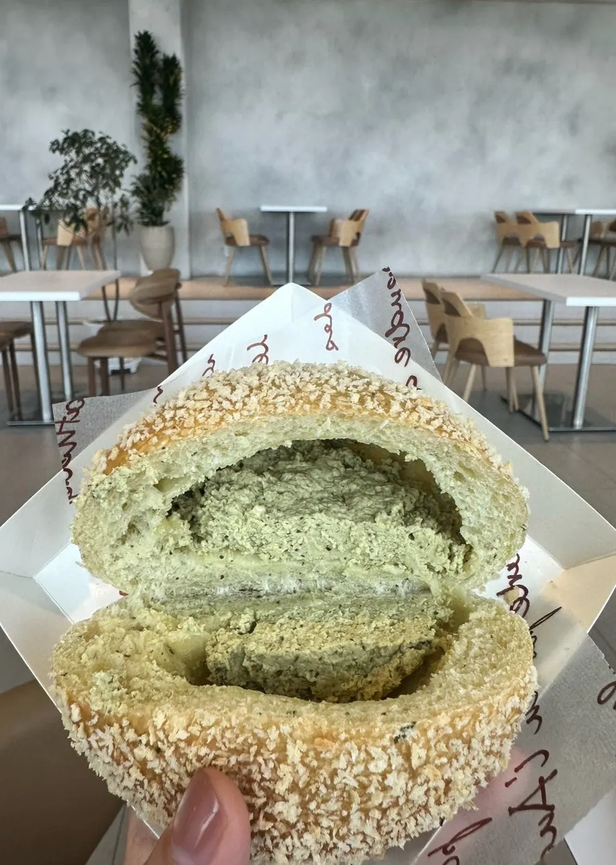 밤이 많이 든 백야커피 밤빵