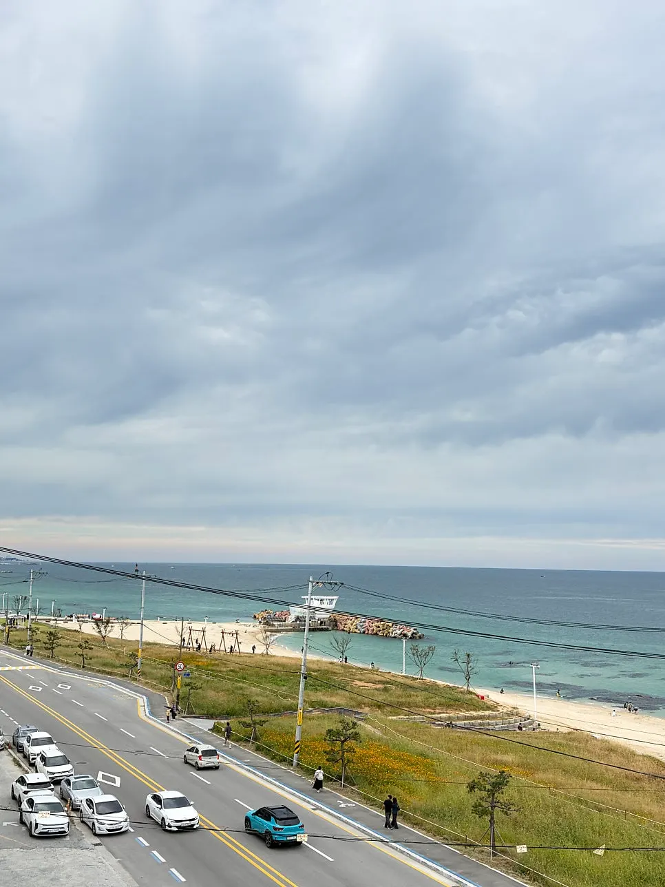 백야커피 루프탑에서 바라본 바다