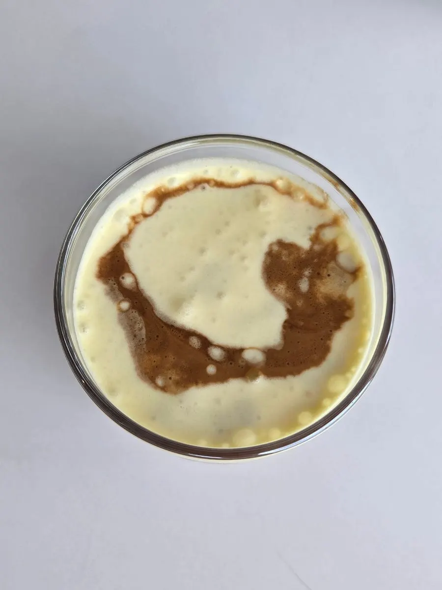 백야커피 옥수수 크림샷 라떼 한 잔