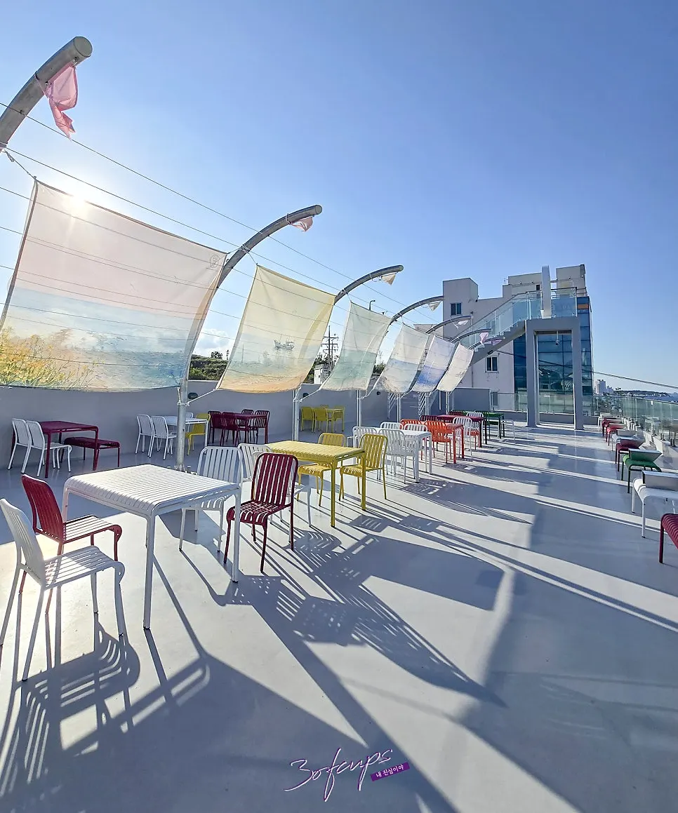 Sky and sea view from Baegya Coffee's 4th-floor rooftop