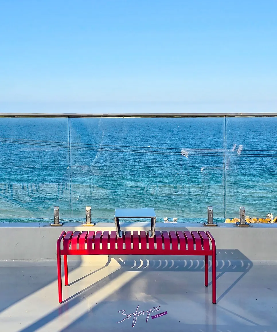 View of Sageunjin Beach in front of Baegya Coffee