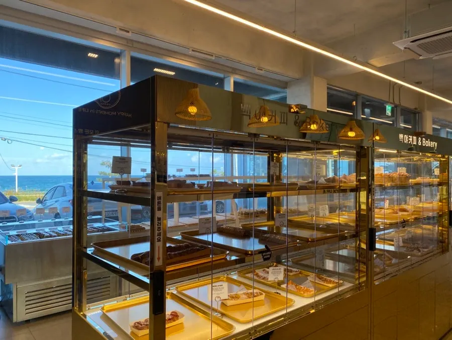 Baegya Coffee's bakery display case