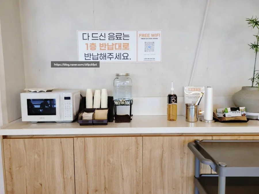 Baegya Coffee's best-menu French reserve sandwich on display