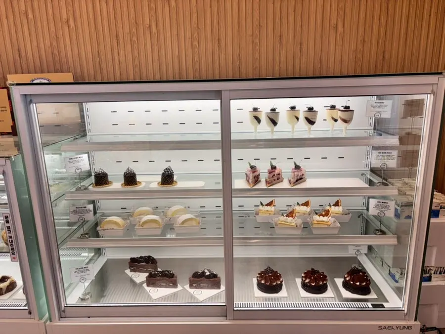 Bread display area at Baegya Coffee