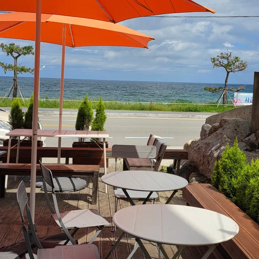 Burger Bar terrace table with a sea view
