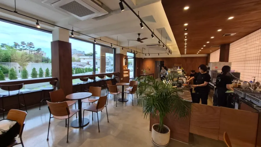 Coffee Dripper bakery and café interior