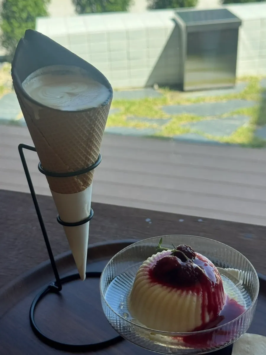 Cone choco latte and Chodang tofu pudding set