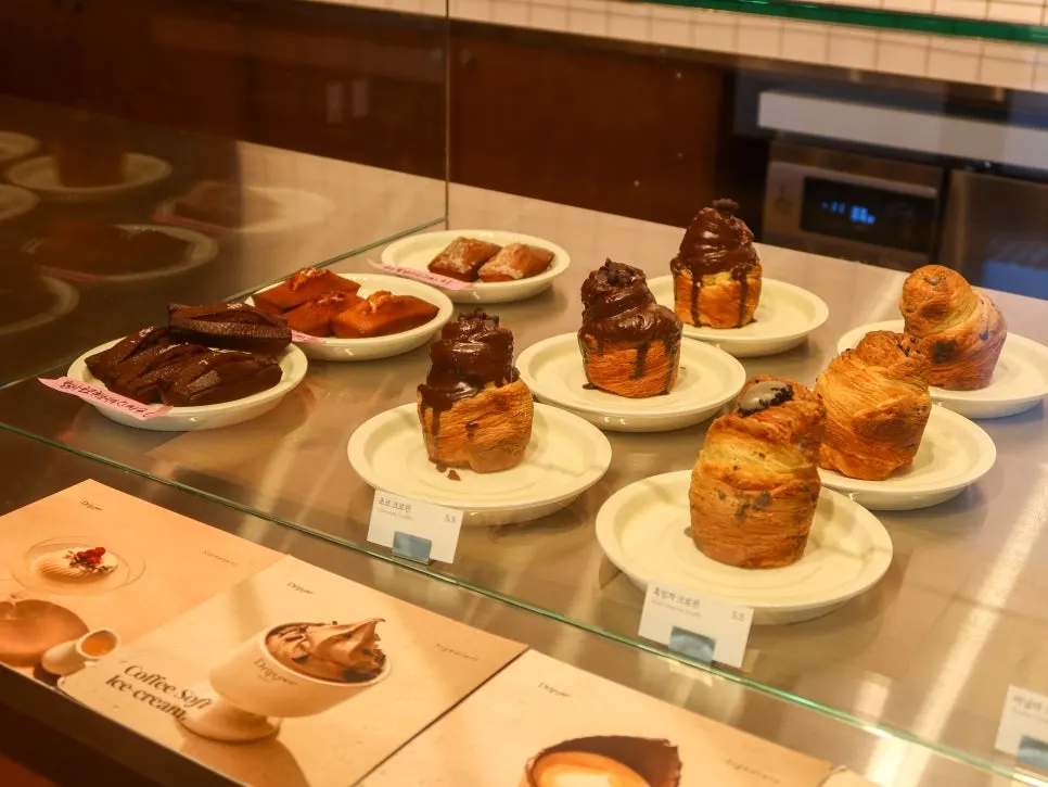 Dessert display case at Coffee Dripper