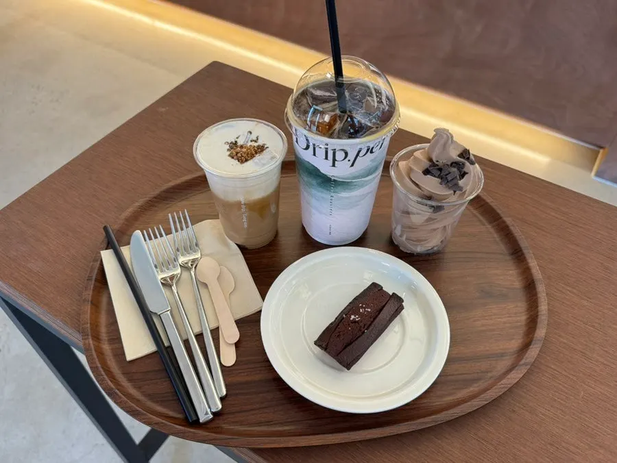 Dripper Latte, coffee ice cream, and financier order set