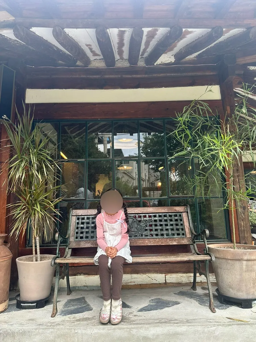 Hanok exterior in Cafe Giwa's courtyard