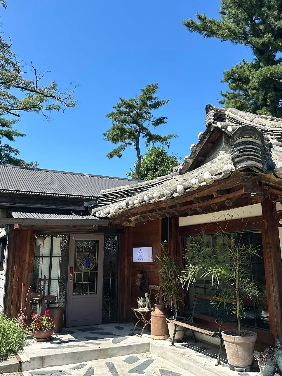 Exterior of Cafe Giwa on Chodangwon-gil