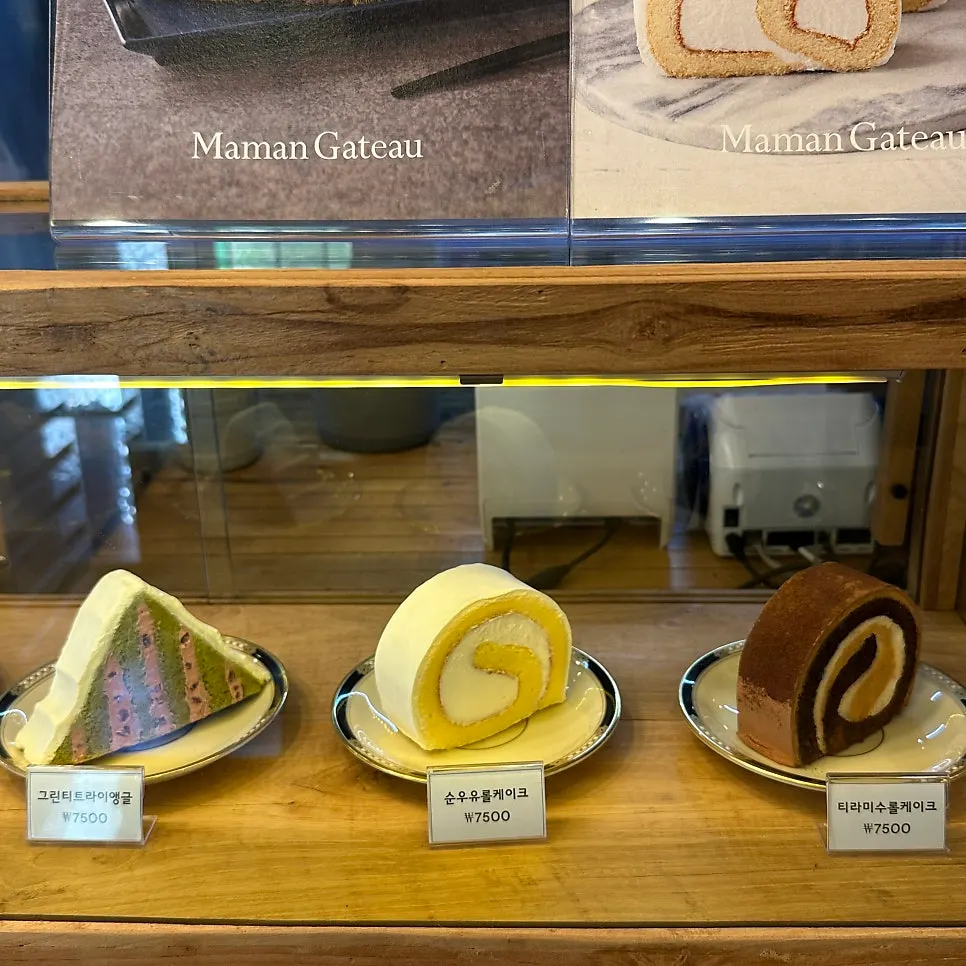 Cakes and desserts on display at Cafe Giwa