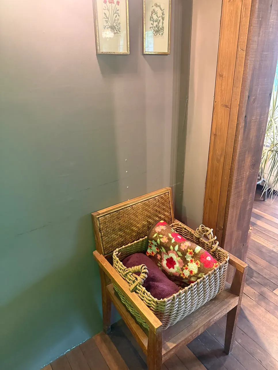 A photo taken in Cafe Giwa's hanok space