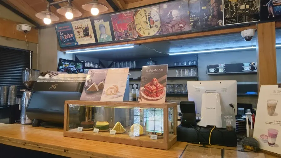 Bảng menu đồ uống signature của Cafe Giwa