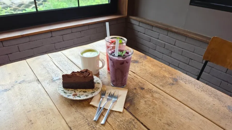 Miếng bánh gateau chocolat của Cafe Giwa