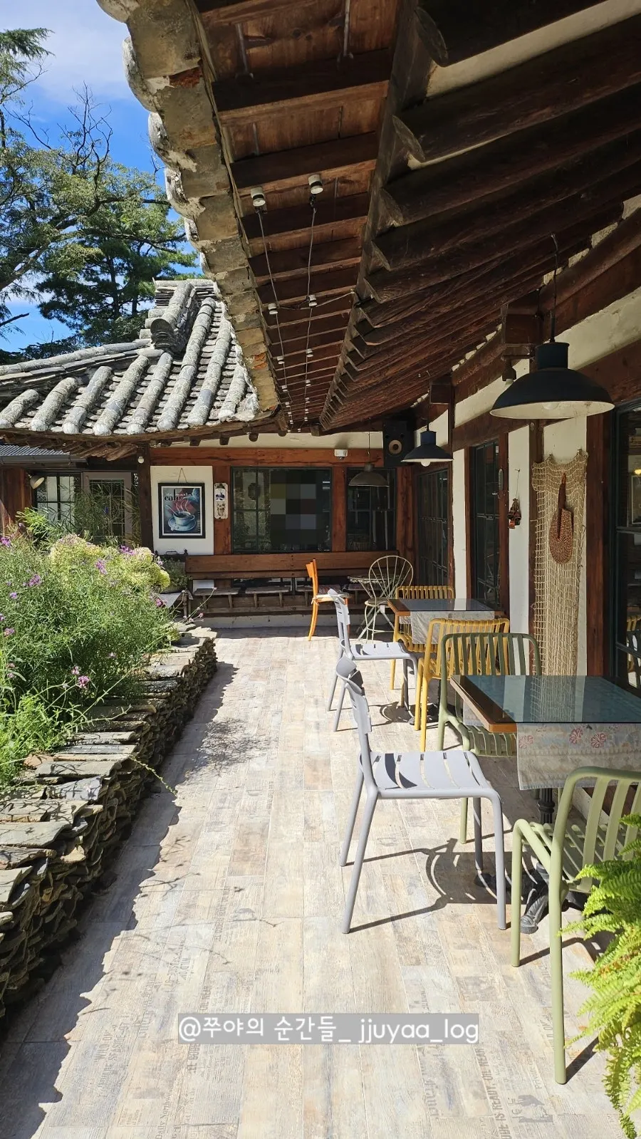 Không gian mang hơi thở hanok tại Cafe Giwa