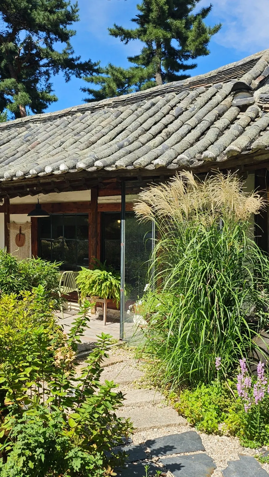 Khu vườn và không gian ngoài trời của Cafe Giwa