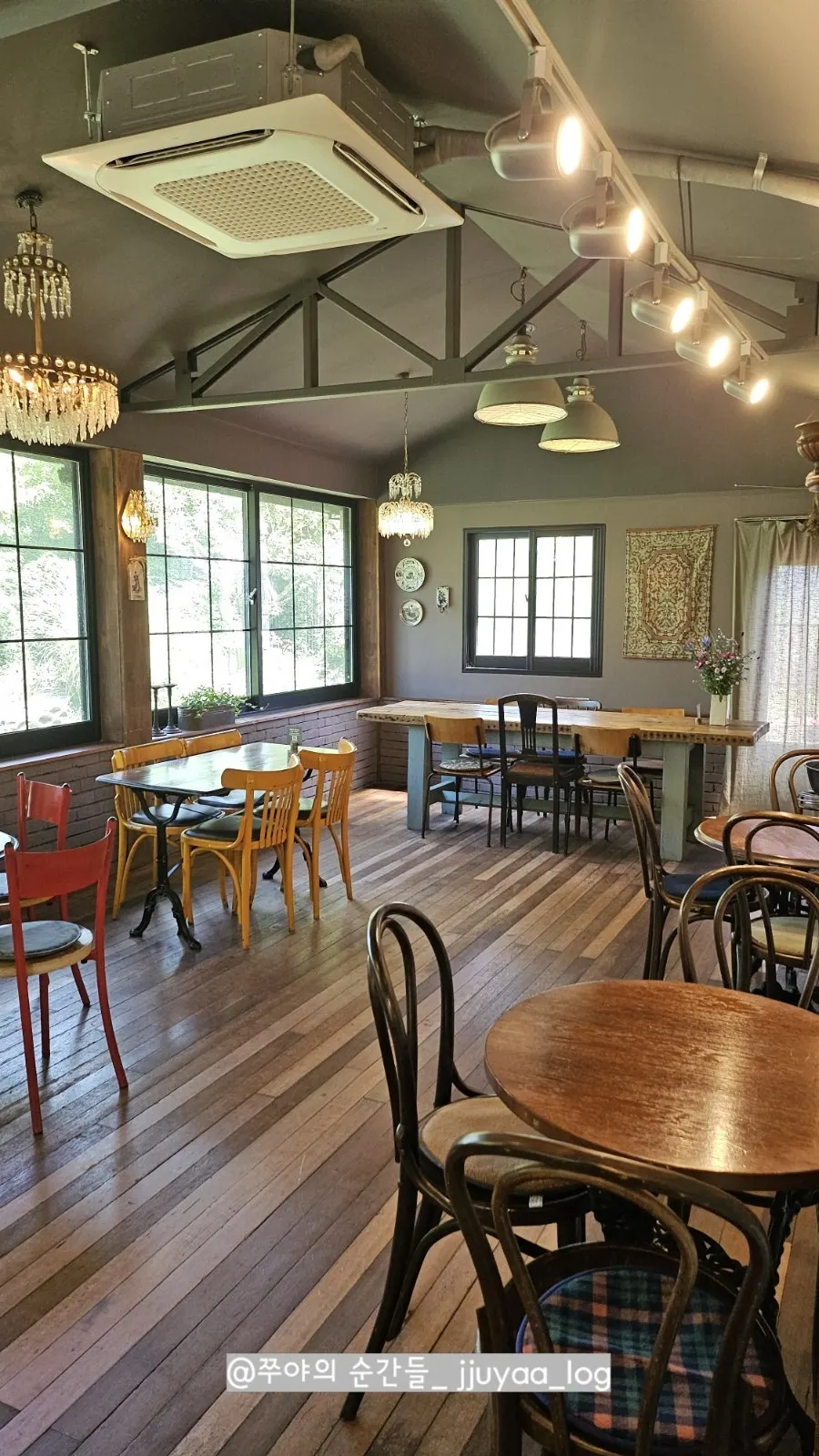 Khu vực bán hạt cà phê của Cafe Giwa